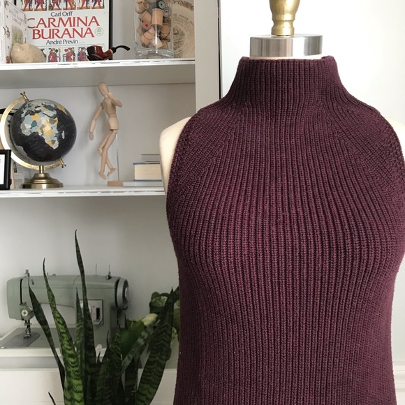 sleeveless ribbed mock turtleneck